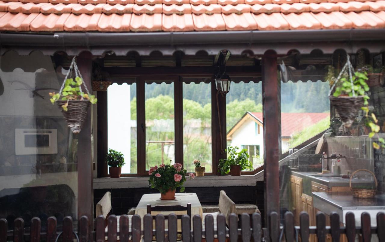 Guest House Rossy Trigrad Esterno foto